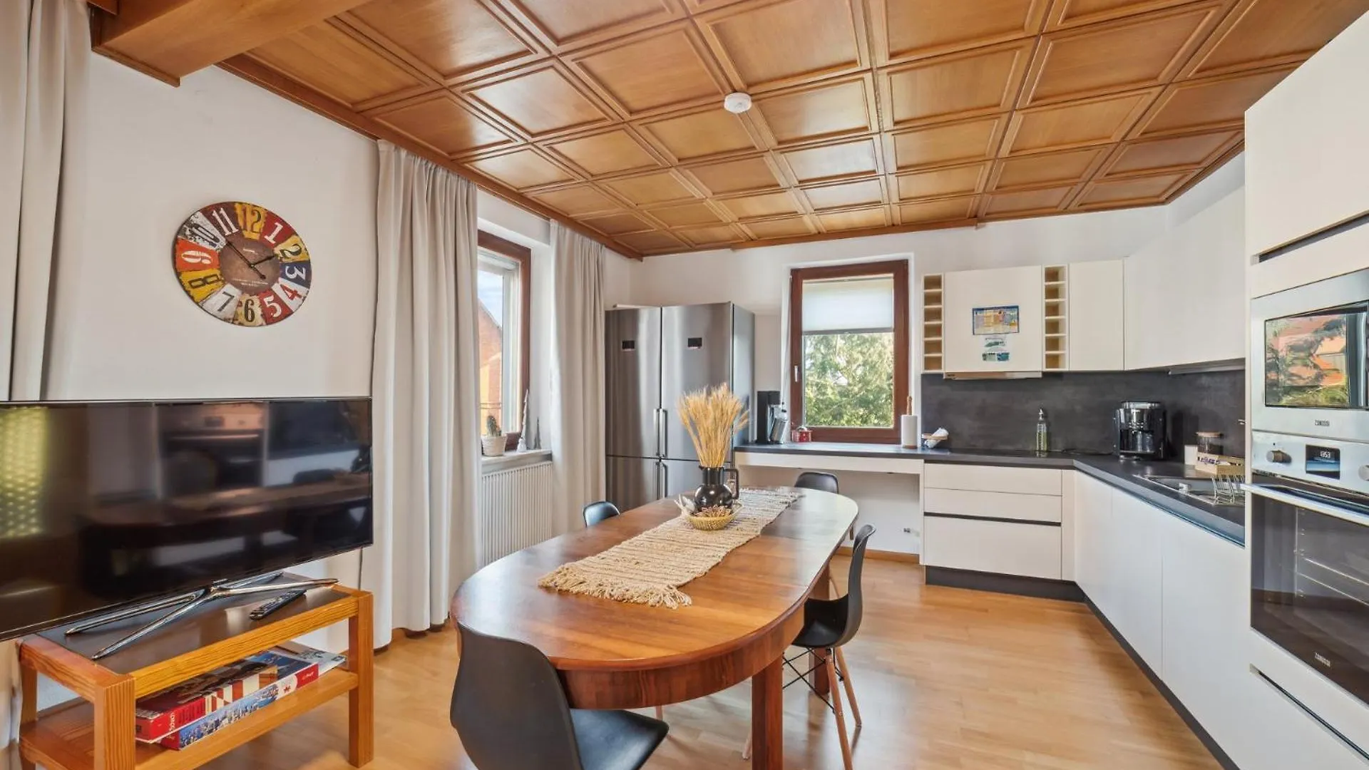 Sali Homes K39 Monte-Carlo -Spacious 6-Bedroom Apartment With Terrace And Garden Views In Bayreuth Ideal For Groups